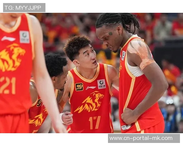 广厦主场红色海洋迎战CBA总决赛G5球迷热情高涨气氛火爆